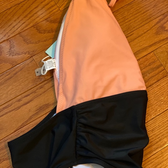 Cupshe one piece - Picture 2 of 4